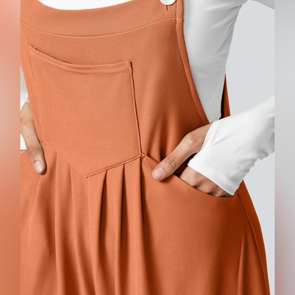 Halara Adjustable Strap Button Multiple Pockets Overalls MEDIUM- Orange - Picture 5 of 10